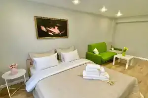 Gold Apart on Pinsky passage 4, Moscow