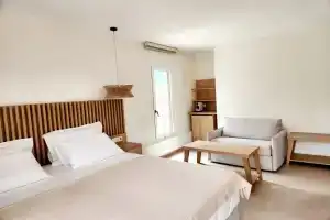 Serenity Hill Hotel, Paliouri