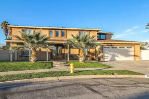 Belle's Castle 7 Bedrooms 3.5 Bathrooms Home, Anaheim
