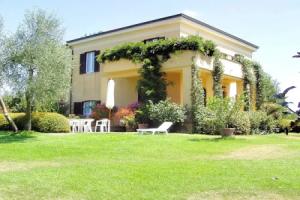 Villa Montecasciano - 8 Sleeps Private Garden, Capranica
