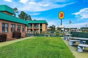 Super 8 by Wyndham Columbia SC / Ft. Jackson, Columbia