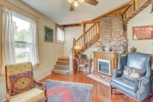 ~ 3 Mi to Dtwn: Centrally Located Home! Tourist base, Birmingham
