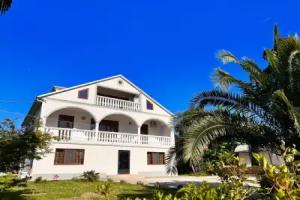 Lisa's Villa in, Chakvi