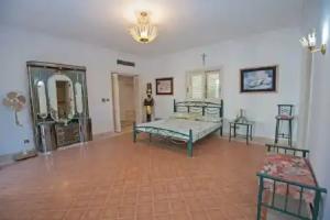 Chic 4-Bedroom White Villa for Rent in Egypt, El Gouna
