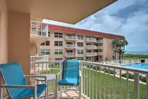 Sunny Condo w/ Balcony & Pool Access Apartments, Cocoa Beach