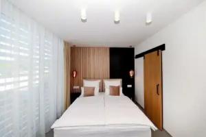 White Rooms 12, Zadar