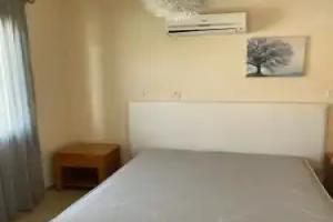 Relaxing 1 bedroom condo with pool and sea view, Droushia