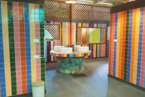 Birds and Bees Resort, Pattaya