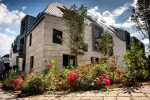 Oliver Apartman, Heviz