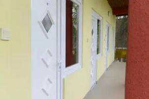 Szegedi Partfürdő Kemping és Apartman, Szeged