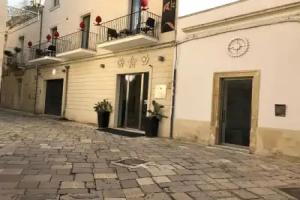 ARCO VECCHIO URBAN SUITE by EPOCA COLLECTION, Lecce