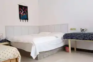 Dunhuang Hu Yang Inn, Dunhuang