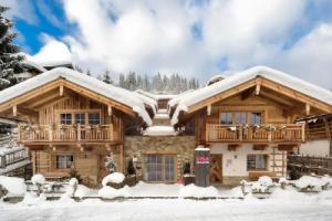 Chalet in With Sauna, Flachau