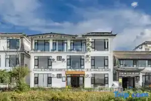 Floral Hotel·Dali coastal clear sea view Hotel