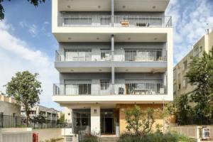 Spacious 3BR Apt w Garden Ramat Hasharon Apartments, Herzliya