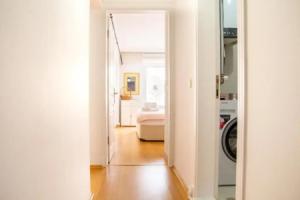 Spacious House in Konak With Balcony, Izmir