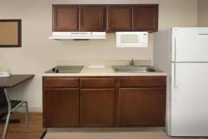 WoodSpring Suites Topeka, Topeka
