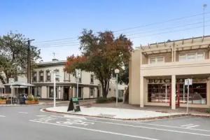Adelaide Style Accommodation near City Tourist base, Adelaide