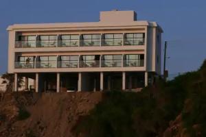 E.J. Pyrgos Bay Hotel, Kato Pyrgos