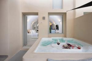 Black Rock villas, Karterados