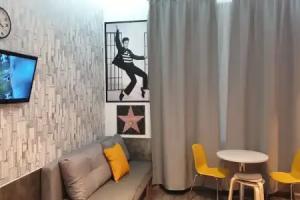 Elvis Apartment, Budapest