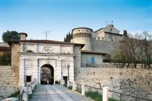 Residenza di Prestigio In Riva al Lago LOFT Apartments, Marone