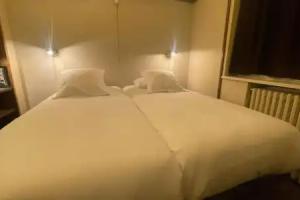 Latroupe Hotel Le Berger., Brussels