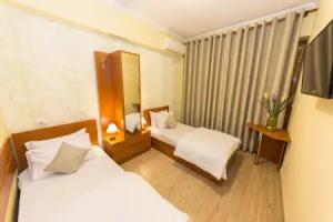 Hotel Baron, Tirana