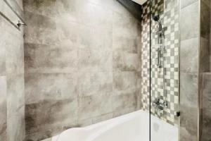 Spacious Studio Apartment Palm View with Big Balcony Free Parking by Belvilla, Dubai