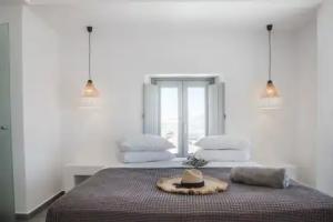 Caldera Cliff Illusion Suites, Fira