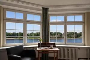 Schnellenburg, Dusseldorf