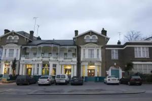 Bridge Park Hotel, London