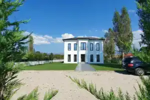 Nerium Garden Inn Tirana Airport, Rinas