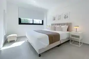 Phaedrus Living: White Hills Suites Panoramic View, Nicosia