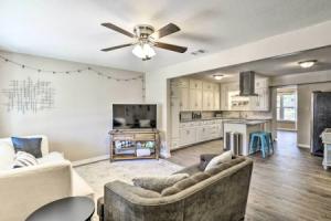 1 Mi to At&t Stadium: Downtown Home Apartments, Arlington