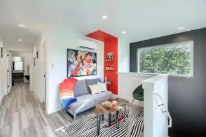 Stylish 3BR East Side Retreat w Patio & BBQ Tourist base, Austin