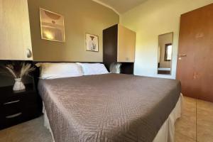 Holiday Apartment "orchidea" With Swimming Pool and Private Beach, Mattinata