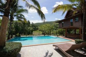 Royal Train Garden Resort By Zuzu, Ban Pong