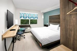 Tru by Hilton Central Hotel, Tallahassee