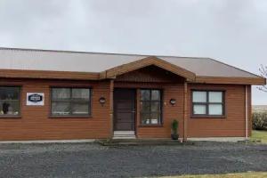 Farmer's Guest House, Hella