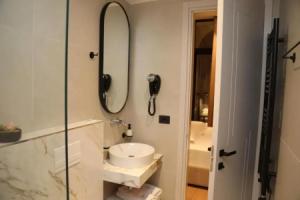 Z art Hotel, Kruja