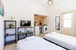 Mufasa Studio & Terrace in Larnaca, Larnaka