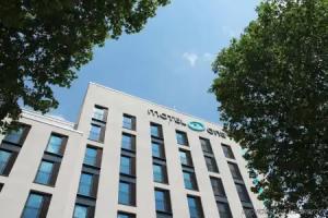 Motel One Düsseldorf Hauptbahnhof, Dusseldorf