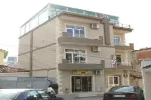Hotel Italia, Tirana
