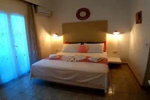 Summer Holiday by Atalos Suites, Kamari