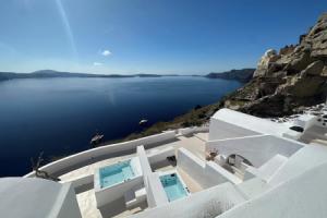 You and Me Suites, Oia