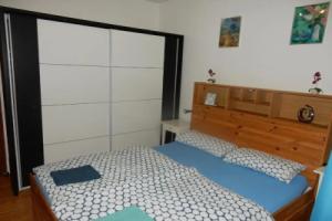 Zentrale 3 Zimmer Altbauwohnung mit Balkon Hotel, Flensburg