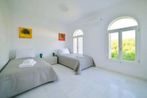 Coral Villa With 4 Bedrooms in Paros, Santa Maria