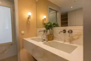 The Mediterranean Suites, Piraeus