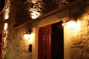 Dionysos Hotel, Yenifoca